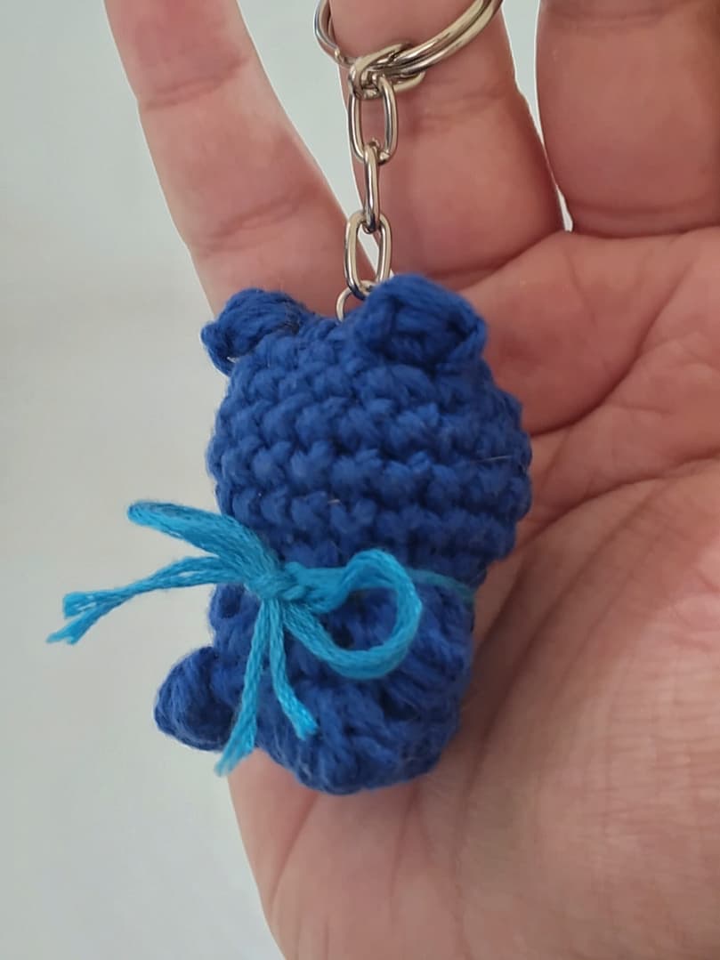 Osito Llavero Amigurumi con Moño - Image 3