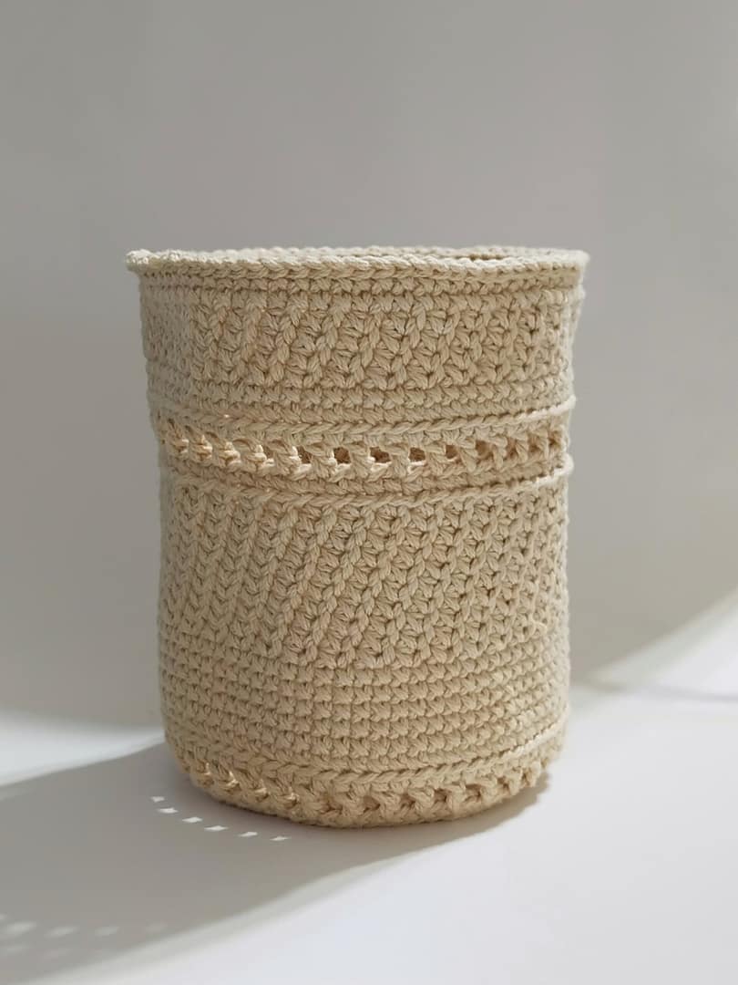 Canasta para Maquillaje a Crochet - Image 2